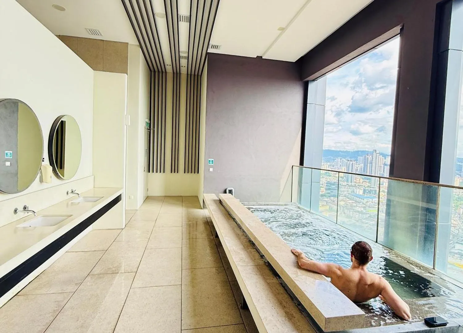 Regal Horizon Apartment Infinity Pool Куала-Лумпур